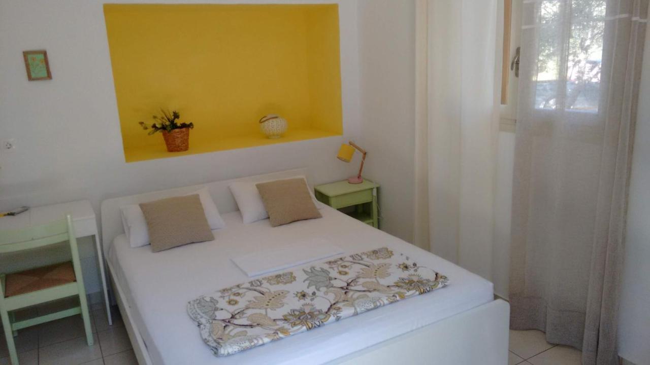 Kampos Rooms Palaiochora Esterno foto